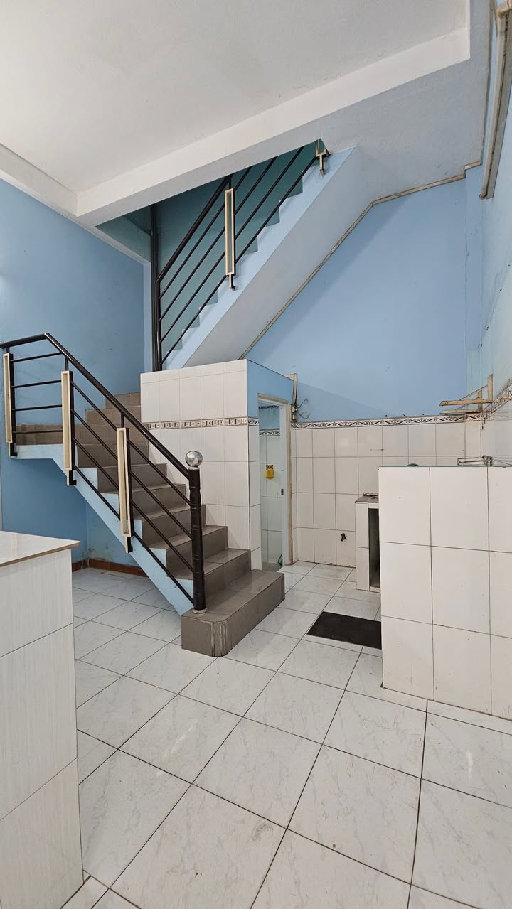 Nhà phố hẻm Liên Tỉnh 5, quận 8, 43.26m² giá 4.8 tỷ - Chỉ 15m ra hẻm xe hơi!