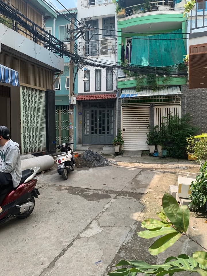 Nhà góc 2 tầng Lạc Long Quân, Tân Bình 49.2m² giá 6.35 tỷ - Sẵn sàng vào ở ngay!