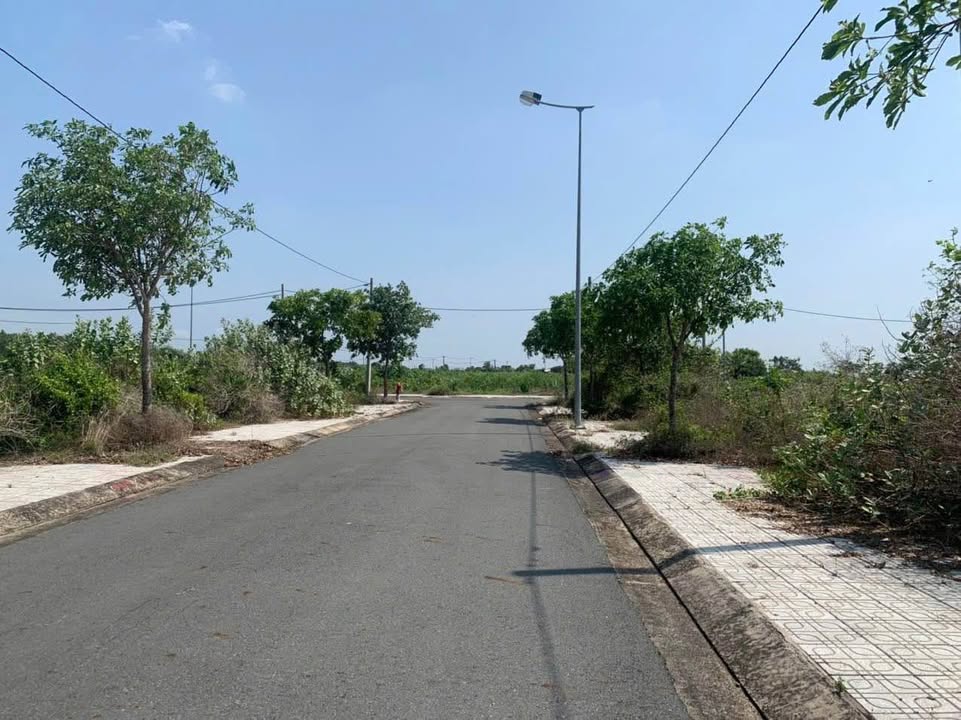 Đất nền Đất Đỏ 120m² giá 1 tỷ - Đường thông thoáng, chính chủ bán!