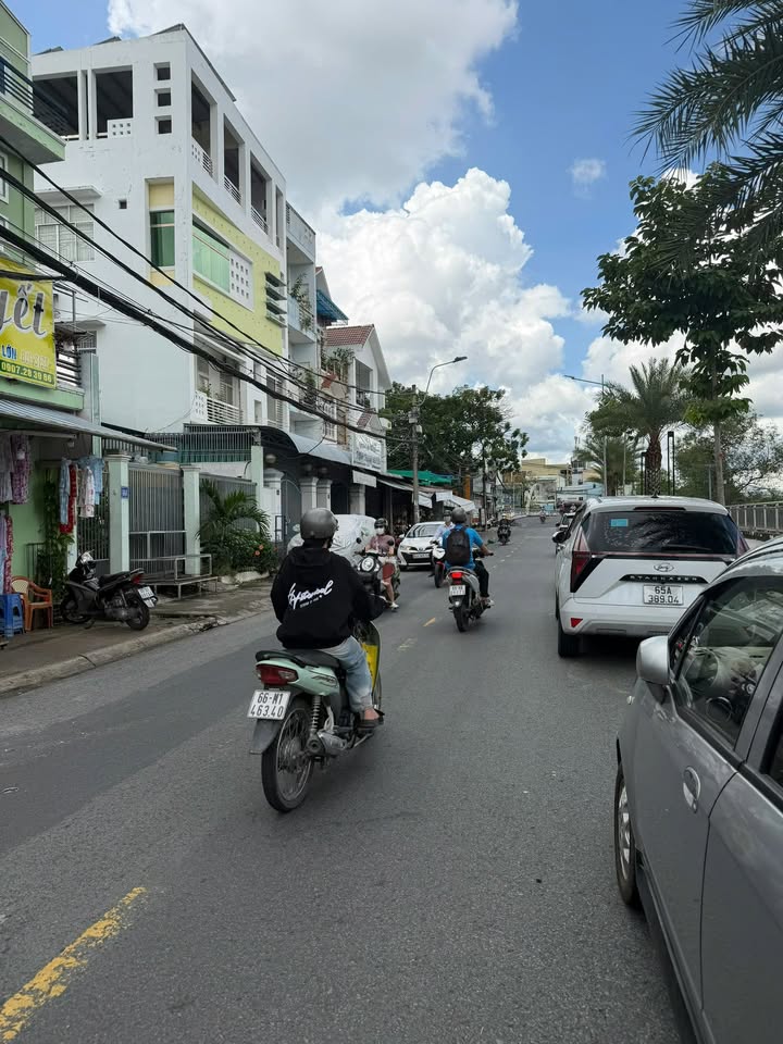 Nhà cho thuê mặt tiền đường Hoàng Văn Thụ, Ninh Kiều, Cần Thơ 80m² - Vị trí đắc địa cho kinh doanh!