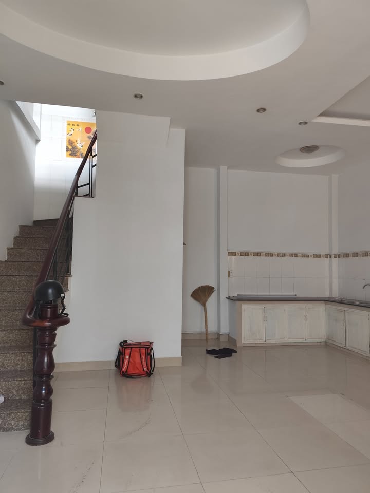 Nhà hẻm Tân Quy Quận 7 30m² giá 4 tỷ - Sổ hồng chính chủ, thương lượng!