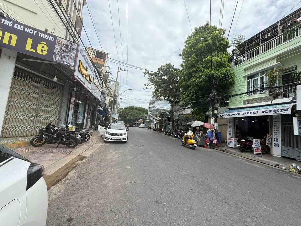 Nhà mặt tiền Nguyễn Đình Chiểu, Nha Trang 97,7m² giá 11,72 tỷ - Kinh doanh sầm uất!