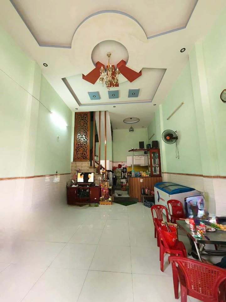 Nhà Mặt Tiền Phan Chu Trinh, Quy Nhơn 40m² giá 5.9 tỷ - Sổ đỏ chính chủ, sẵn sàng vào ở!