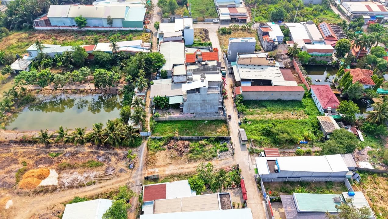 Đất thổ cư 200m² mặt tiền Nguyễn Duy Trinh - Giá chỉ 8 tỷ!