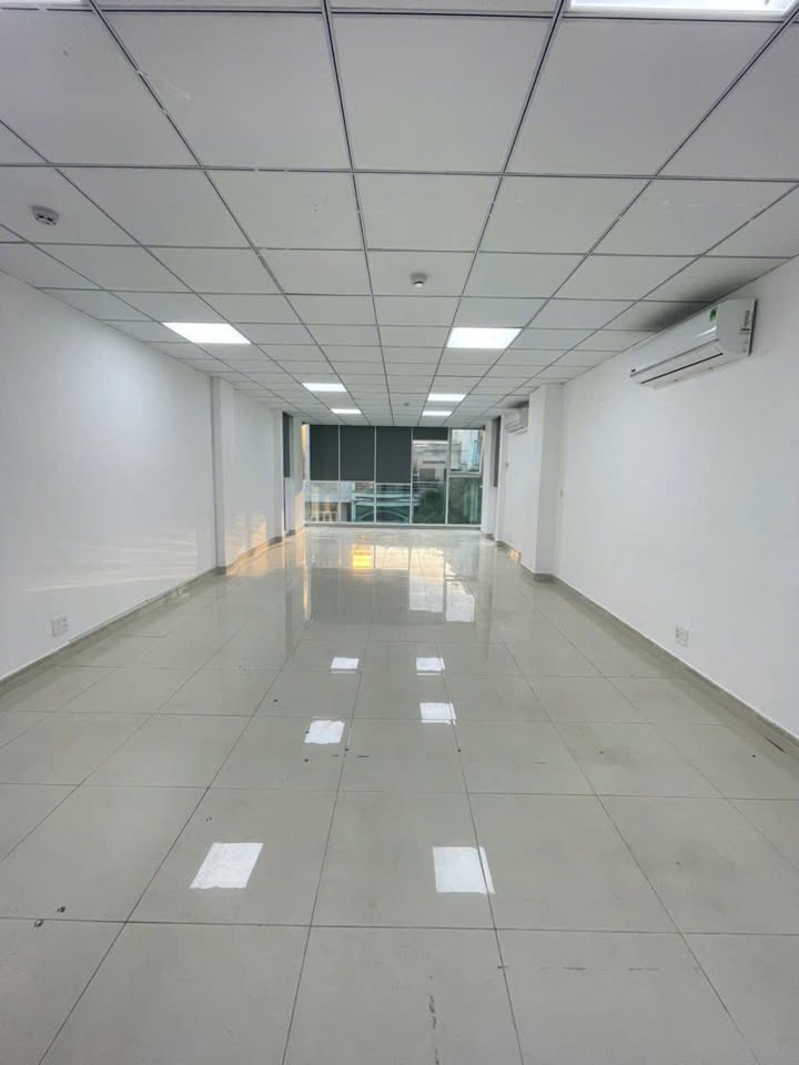 Văn phòng cho thuê đường Cộng Hòa, Tân Bình 60m² giá 18 triệu - Không thể bỏ lỡ!