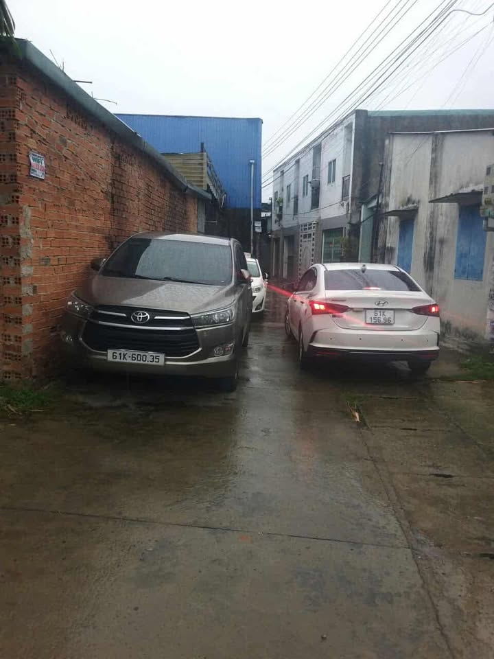 Nhà phố Dĩ An 100m² giá 3.5 tỷ - Sẵn sàng vào ở ngay!