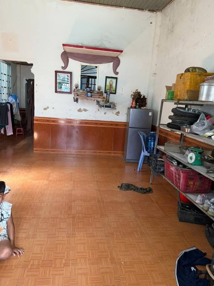 Nhà bán Ấp 1, xã Hiệp Phước, huyện Nhơn Trạch, 117m² - Giá chỉ 1.7 tỷ, thương lượng nhẹ!