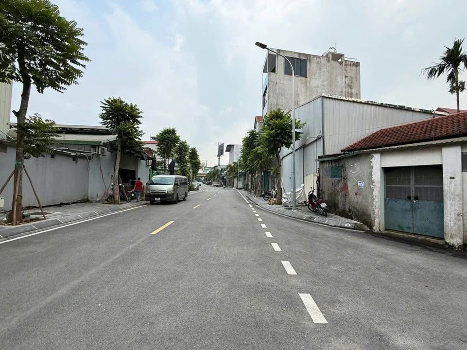 Mặt phố Cự Khối, Long Biên 321m² giá 56.6 tỷ - Đầu tư sinh lời ngay!