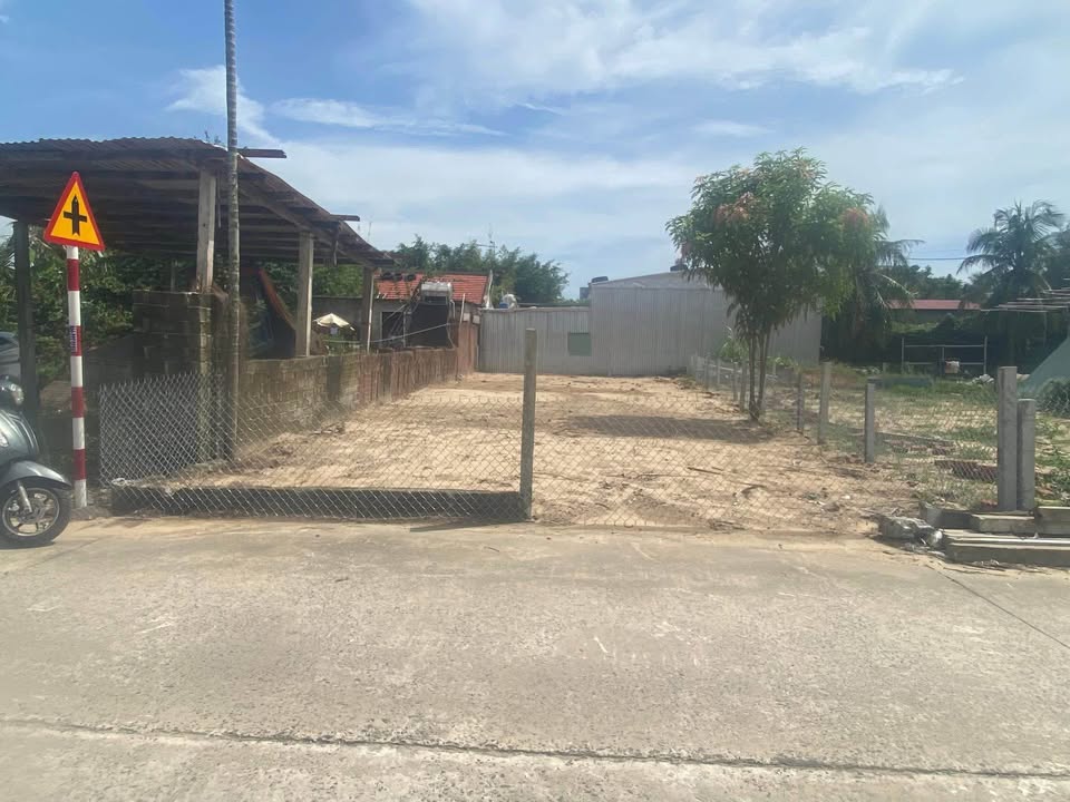 Đất mặt tiền Đê Pam Cẩm Thanh 200m² giá 5 tỷ - Gần phố cổ Hội An!