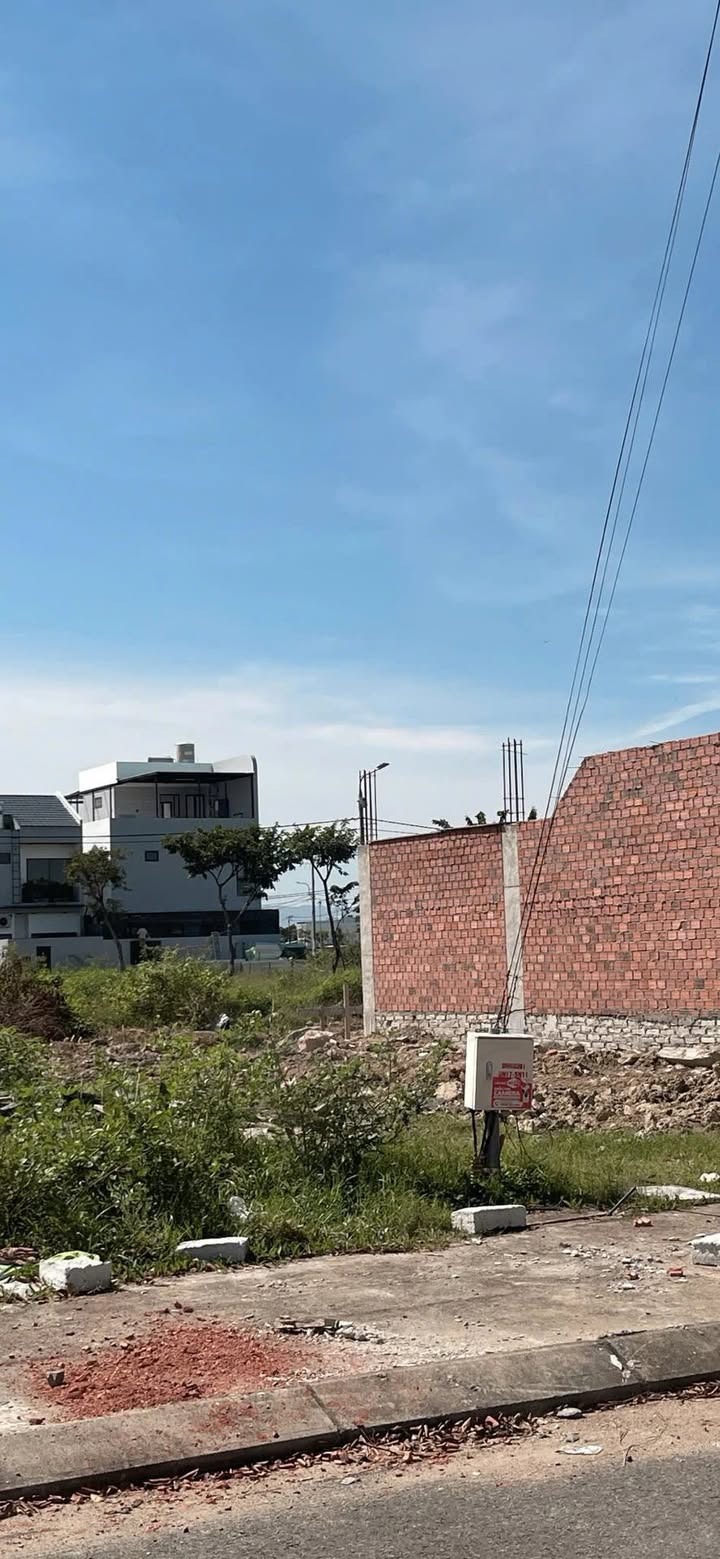 Bán đất Đầm Sen Hòa Quý 100m² giá 6.3 tỷ - Vị trí đắc địa, tiềm năng phát triển mạnh!