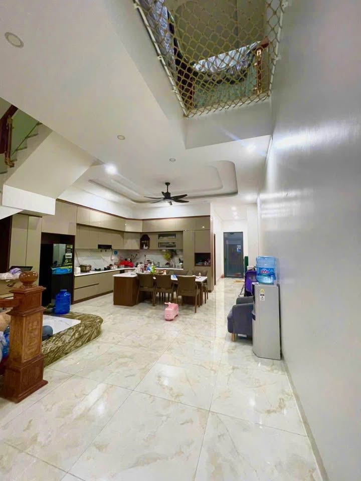 Bán nhà 1 trệt 2 lầu tại KP11, phường An Bình, Biên Hòa - Giá 7.2 tỷ, thương lượng ngay!