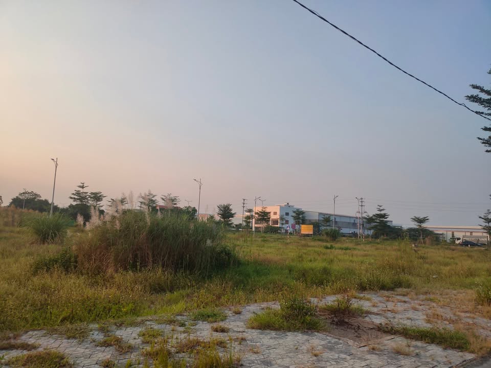 Đất nền Yên Hòa - Yên Mỹ 100m² giá 3.76 tỷ - Đường 379 đẹp, vị trí đắc địa!