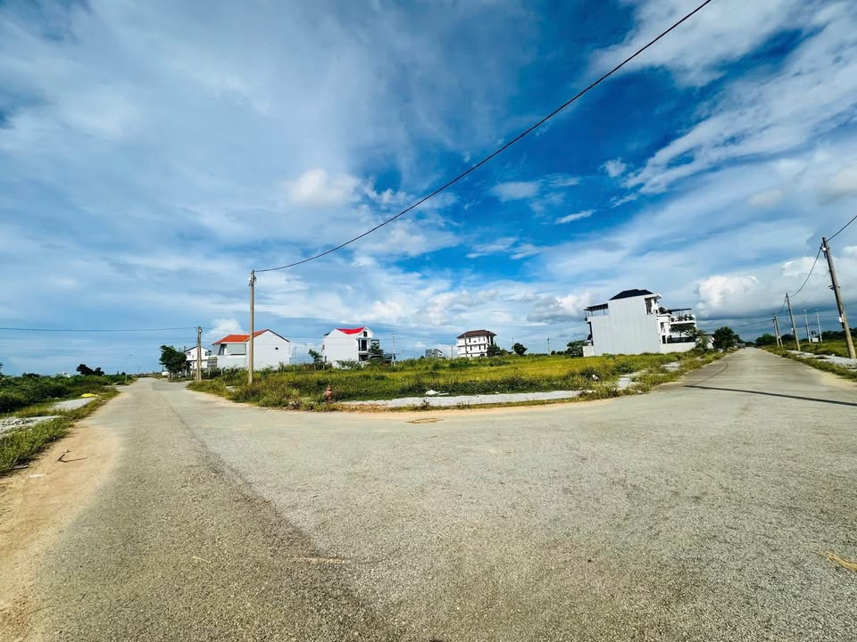 Đất lô góc 2 mặt tiền Nguyễn Huân, Thừa Thiên Huế 270m² - Cơ hội đầu tư vàng!
