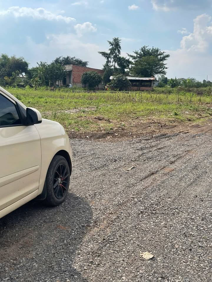 Đất nền Ấp 10, Sông Ray, Cẩm Mỹ 1100m² giá chỉ 700 triệu - Sổ đỏ chính chủ!