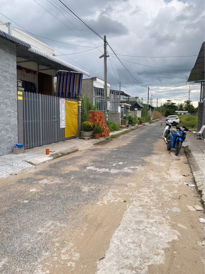 Nhà cấp 4 hiện đại tại Phường 8, TP. Vĩnh Long, 98m² giá 1.65 tỷ - Thương lượng chính chủ!