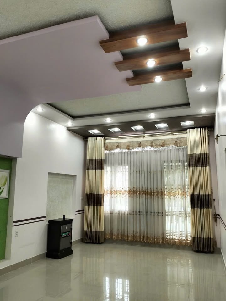 Nhà mặt đường Trường Chinh, Kiến An 140m² giá 9.79 tỷ - Kinh doanh siêu lợi nhuận!