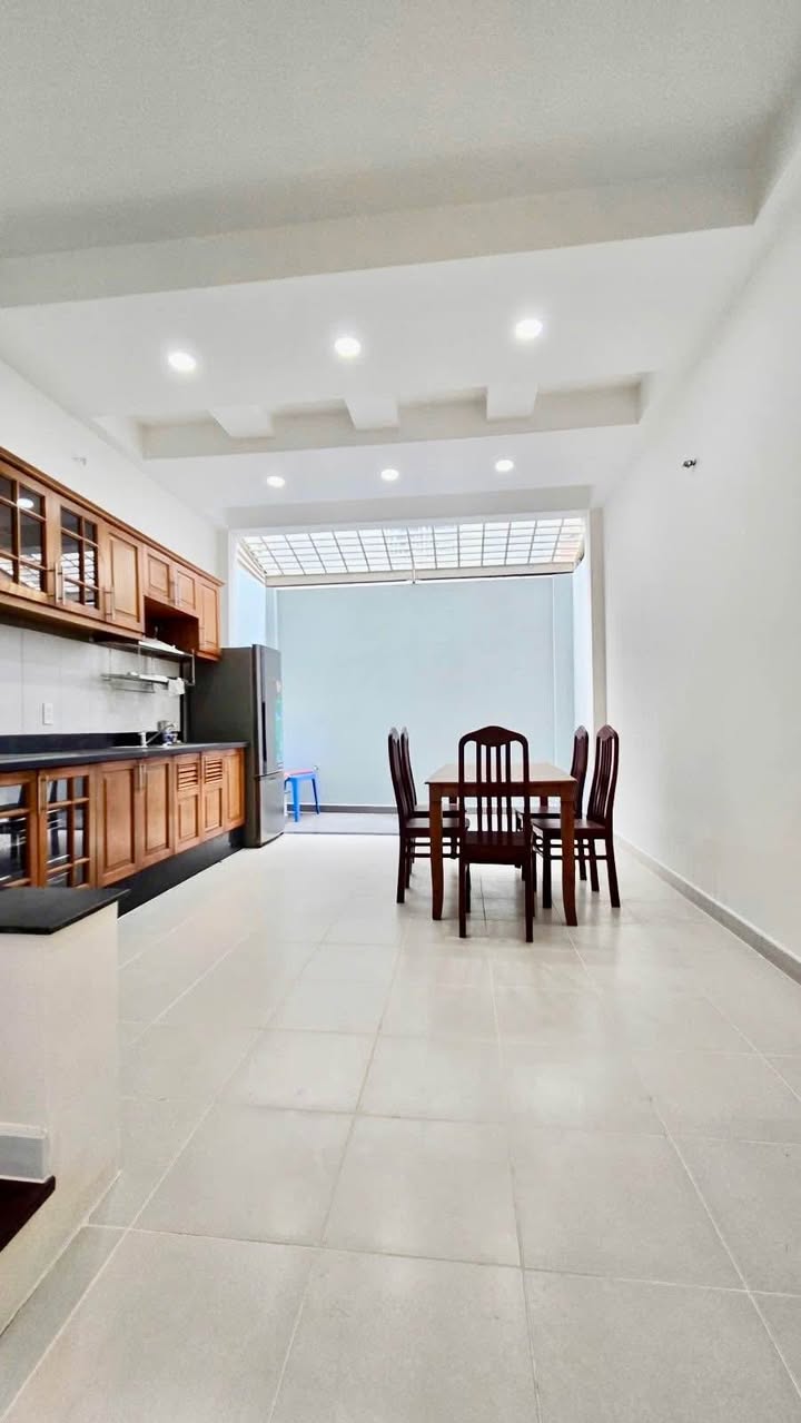 Nhà mặt tiền KDC Tân Thuận Nam, Quận 7 – 80m² giá 13.5 tỷ - Vị trí đắc địa, tiện nghi!