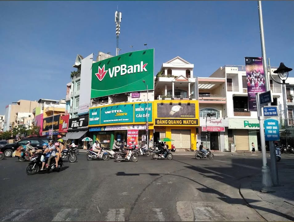 Nhà mặt tiền Hoàng Hoa Thám, Đà Nẵng 124m² giá 23.5 tỷ - Kinh doanh sầm uất!