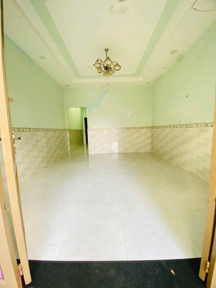 Nhà nguyên căn Thạnh Lộc, Quận 12, 52m² giá 5 triệu - Tiện nghi đầy đủ, gần chợ