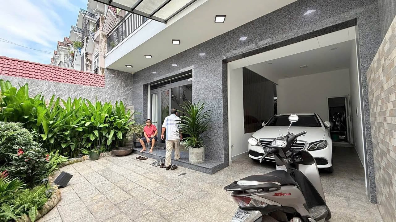 Biệt thự sân vườn An Phú Đông Q12 160m² giá 11.9 tỷ - Không gian sống đẳng cấp!