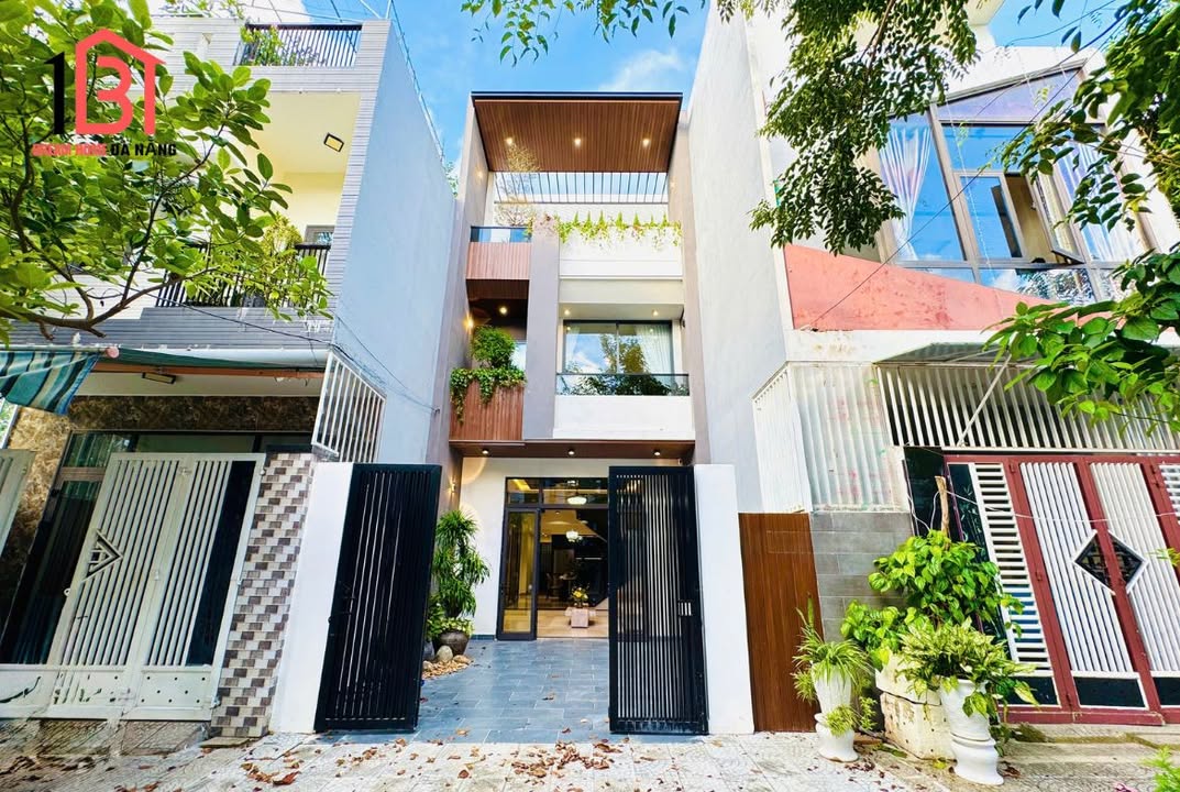 Nhà đẹp Hòa Xuân Đà Nẵng 100m² giá 7.9 tỷ - Sẵn sàng vào ở ngay!