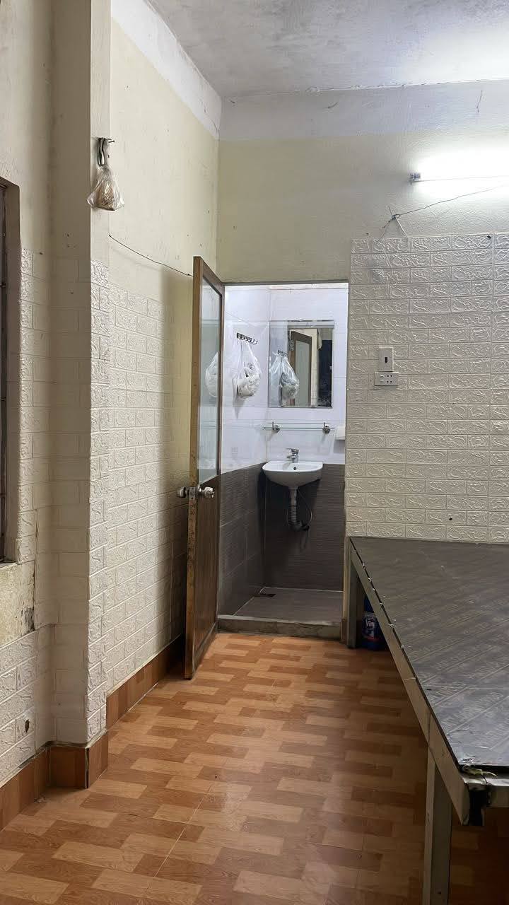 Nhà riêng cho thuê tại Chợ Hàng, Hải Phòng 30m² - Giá 3 triệu/tháng, tiện nghi đầy đủ!