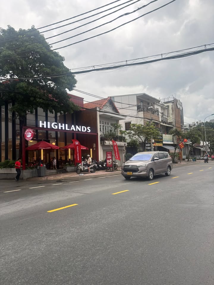 Nhà phố Trường Thọ Thủ Đức 114.9m² giá 6,1 tỷ - Sổ đỏ chính chủ, sang tên ngay!