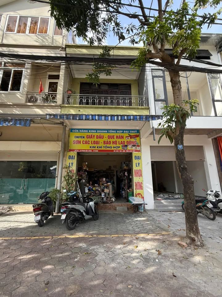 Nhà mặt đường Phan Bội Châu, TP Vinh 180m² giá 15 triệu - Kinh doanh sầm uất!