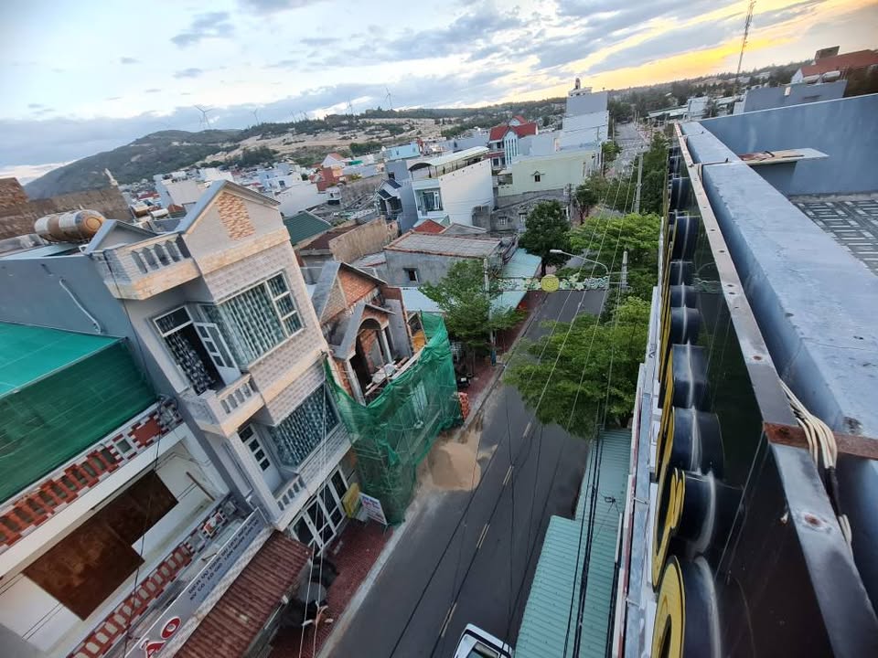 Nhà hàng mặt tiền đẹp tại Nhơn Lý, Quy Nhơn 152m² giá 6 tỷ - Kinh doanh ngay!