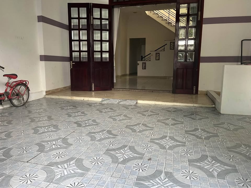 Nhà 2 tầng mặt tiền đường Nguyễn Khuyến, Đà Nẵng 106m² giá 6.08 tỷ - Vị trí đắc địa gần biển!