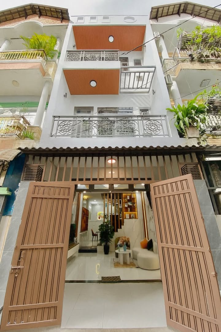 Nhà phố Thới An, Q12, 56m² giá 5.38 tỷ - Phong thủy đẹp, ô tô vào nhà!