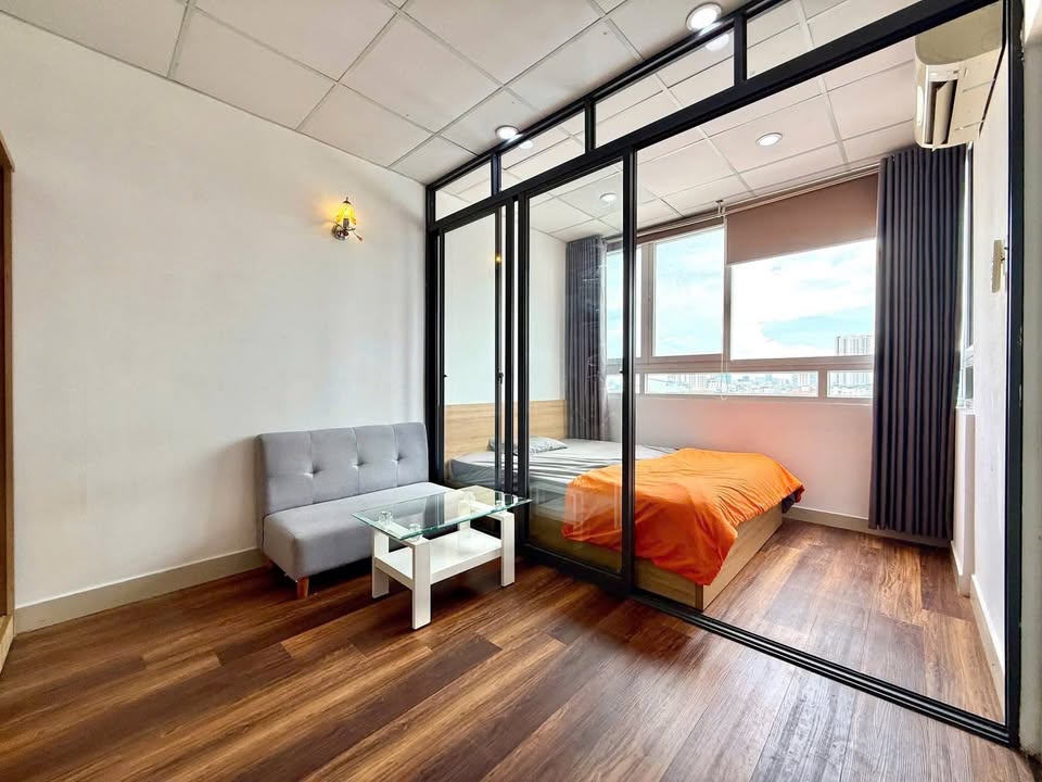Căn hộ Nguyễn Khoái Quận 4 55m² giá 7 triệu - Full nội thất, view cầu Calmette!