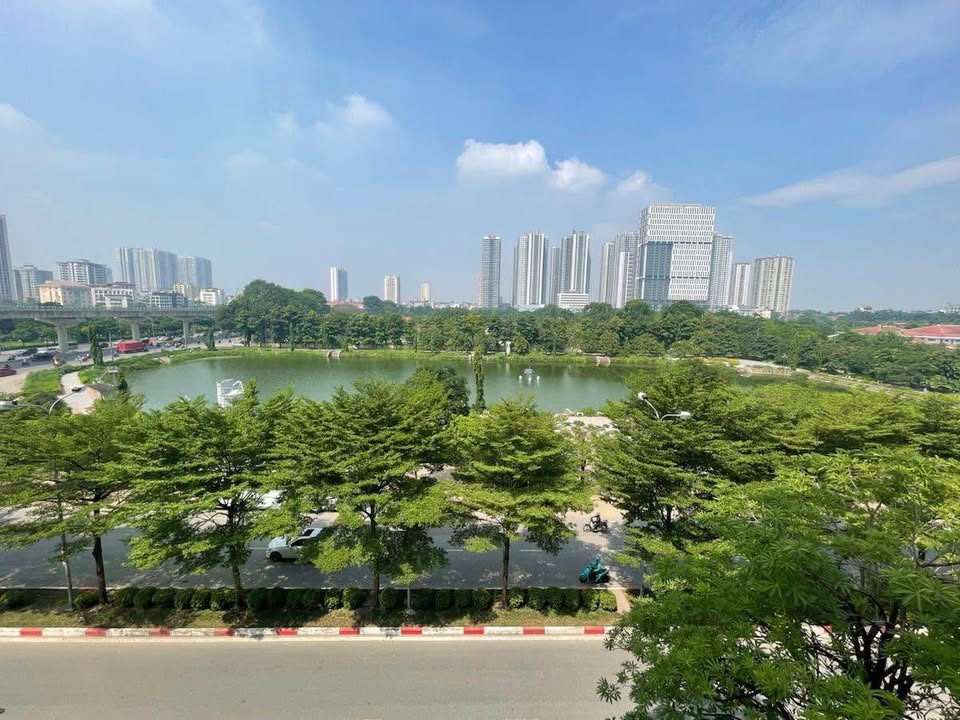 Mặt phố Cầu Giấy 100m² giá 6 tỷ - Kinh doanh đẳng cấp, view triệu đô!