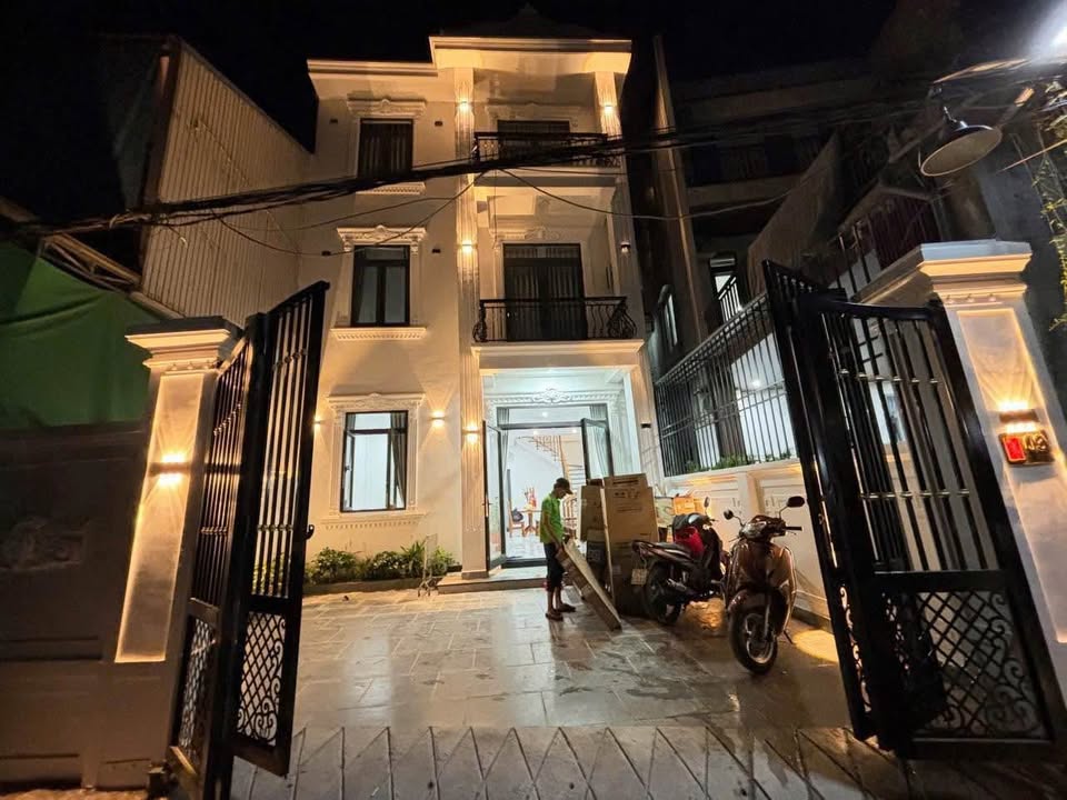 Nhà 3 Tầng Phường Mỹ Thượng 98m² giá 3.5 tỷ - Vị trí đắc địa gần Cầu Chợ Dinh!