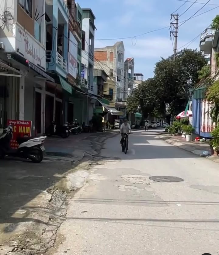 Nhà 3 tầng 1 tum đường Trần Xuân Soạn, phường Hạc Thành 50m² giá 4 tỷ - Vị trí kinh doanh đắc địa!