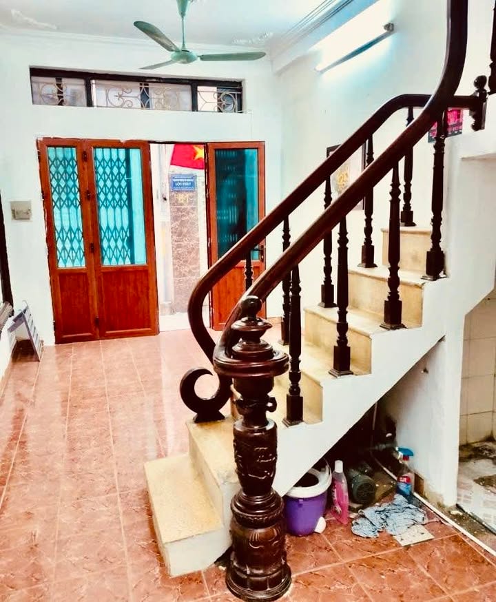 Nhà Ngọc Hồi 39m² giá 5.9 tỷ - Gần Bến Xe Nước Ngầm, Sổ đỏ chính chủ!