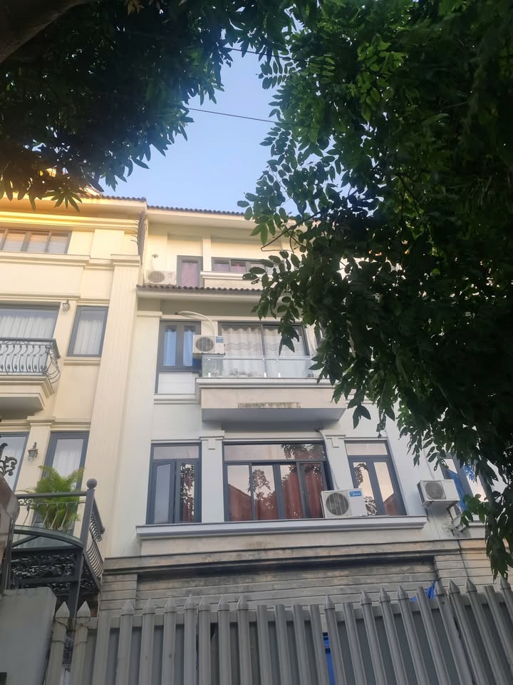 Nhà liền kề Geleximco Lê Trọng Tấn 144m² giá 23.8 tỷ - Pháp lý rõ ràng, thương lượng tốt!