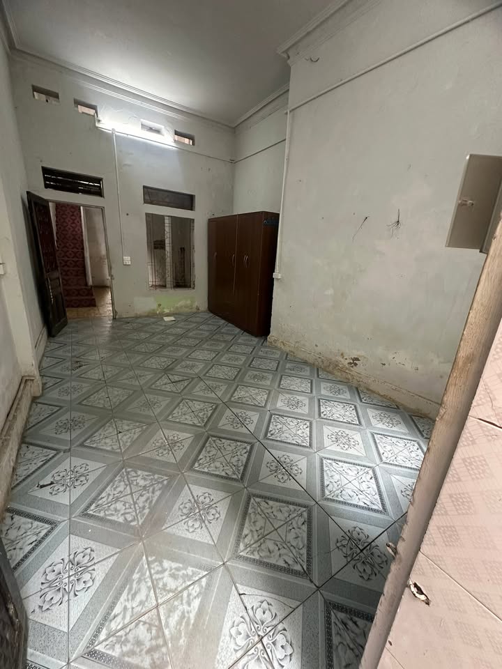 Nhà mặt phố Bạch Đằng, quận Hai Bà Trưng, 70m² chỉ 10 triệu - Kinh doanh lý tưởng!