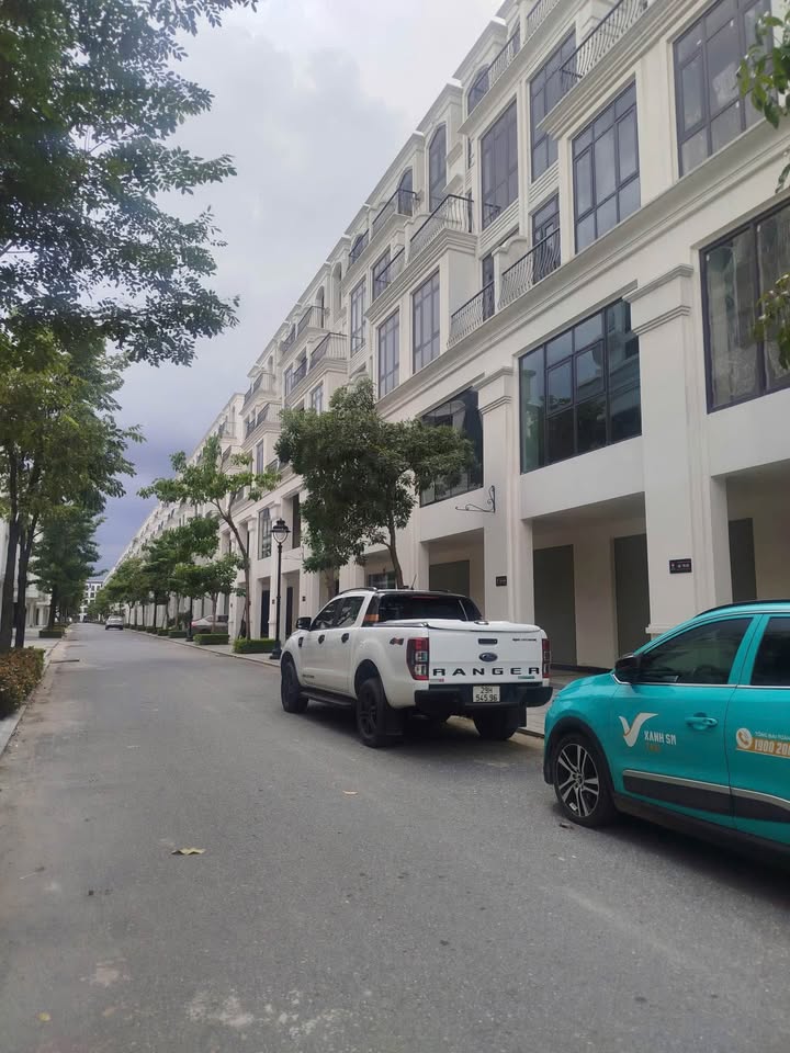 Bán căn liền kề khu đô thị Hinode Kim Chung 100m² giá 17.5 tỷ - Sổ đỏ chính chủ!