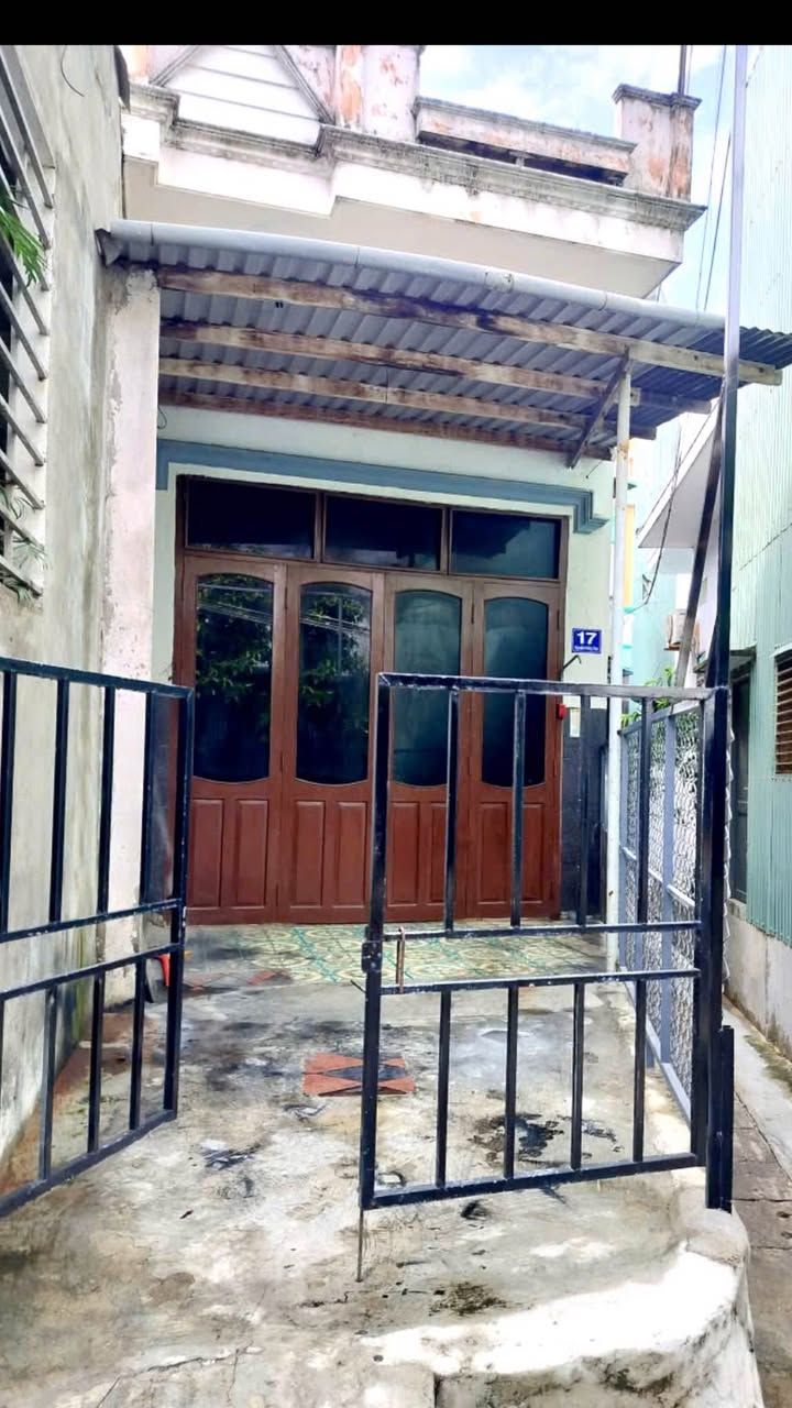 Nhà mặt tiền đường Nguyễn Hồng Đạo, P. Hải Cảng, Quy Nhơn 43m² giá 2.69 tỷ - Chính chủ bán gấp!