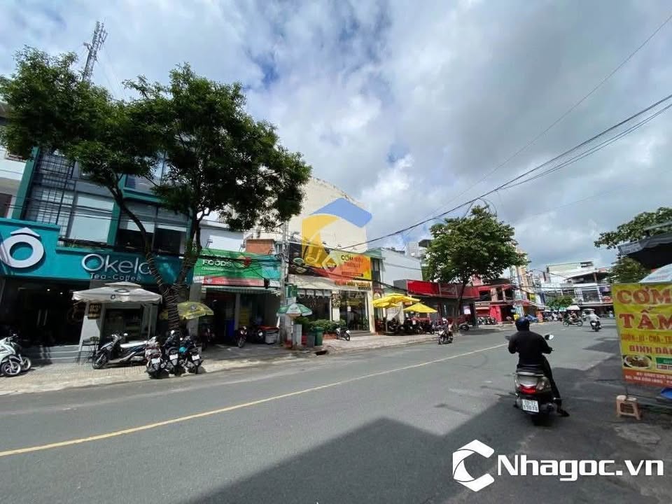 Nhà mặt tiền Cửu Long, Quận 10, diện tích 100m² - Kinh doanh tự do!