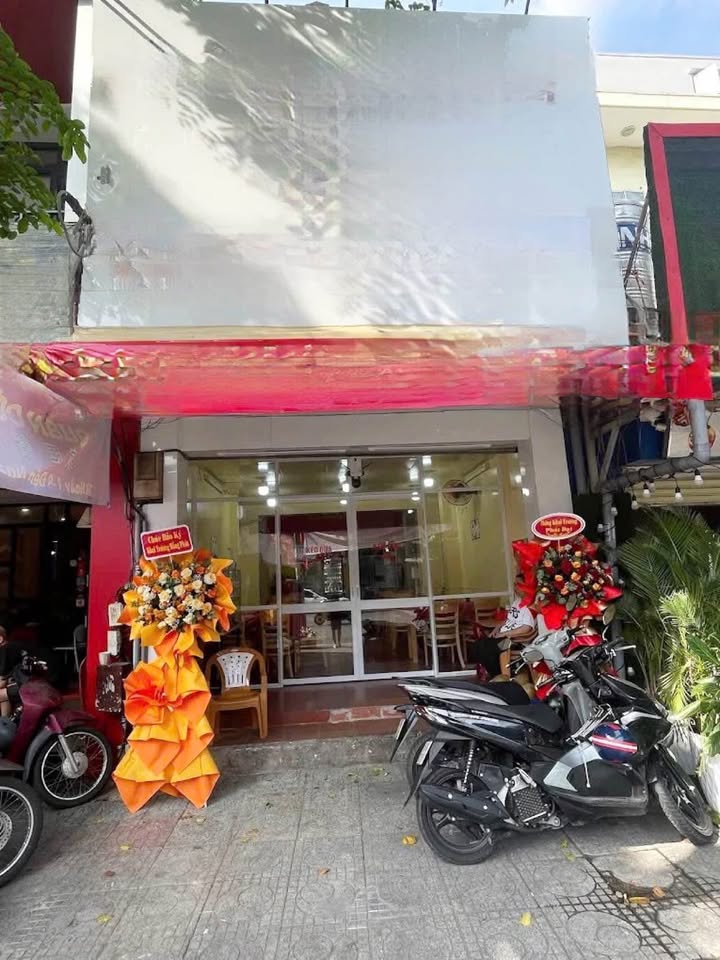 Cho thuê nhà mặt tiền Đồng Nai 100m² - Vị trí trung tâm quận 10 thuận lợi!