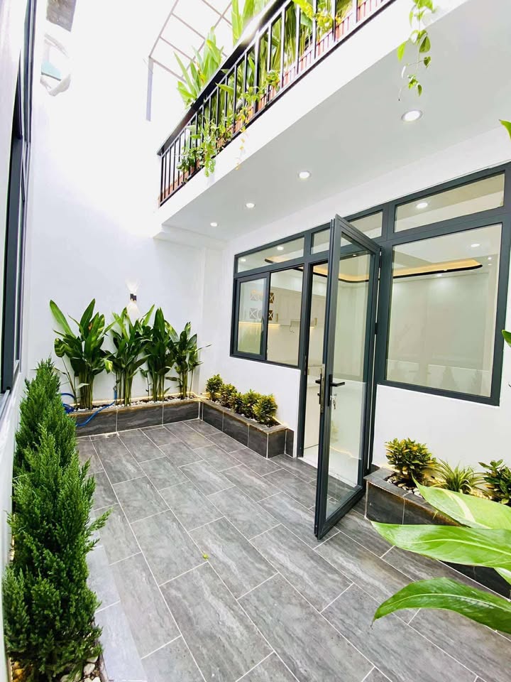 Nhà bán Huỳnh Tấn Phát Nhà Bè 100m² giá 4 tỷ - Sẵn sàng vào ở ngay!