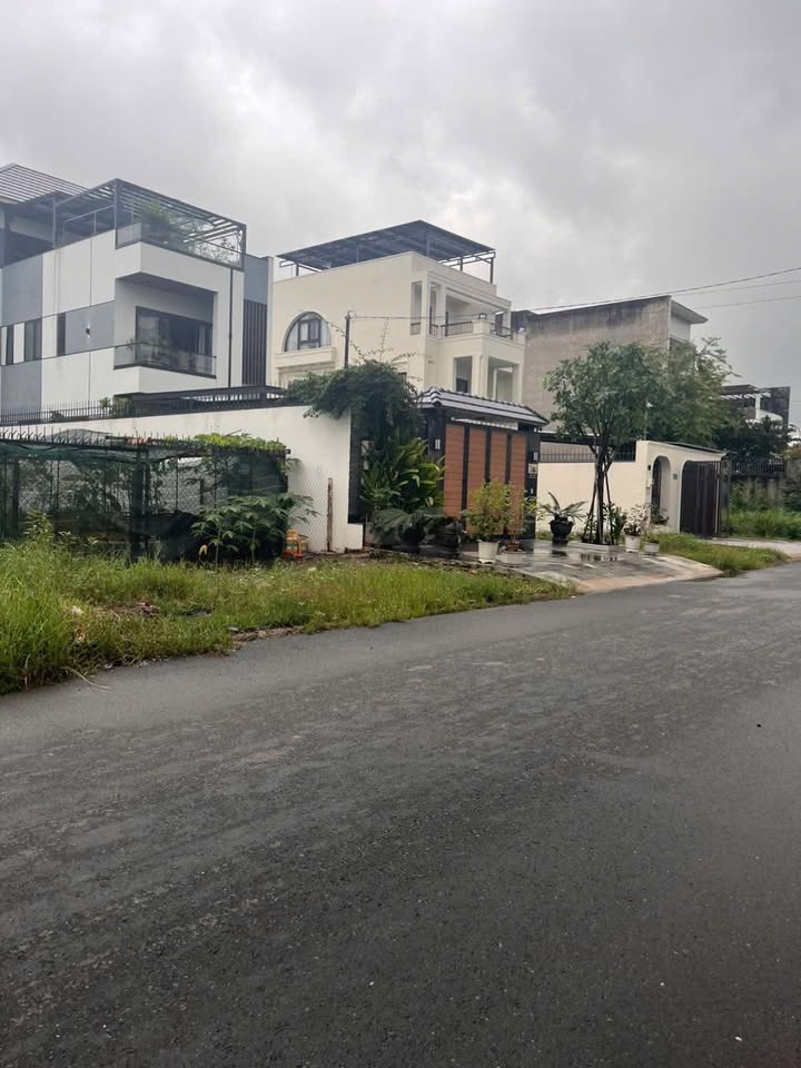 Bán lô đất biệt thự 378m² giá chỉ 23.157 tỷ - Sổ hồng chính chủ, vị trí đắc địa!