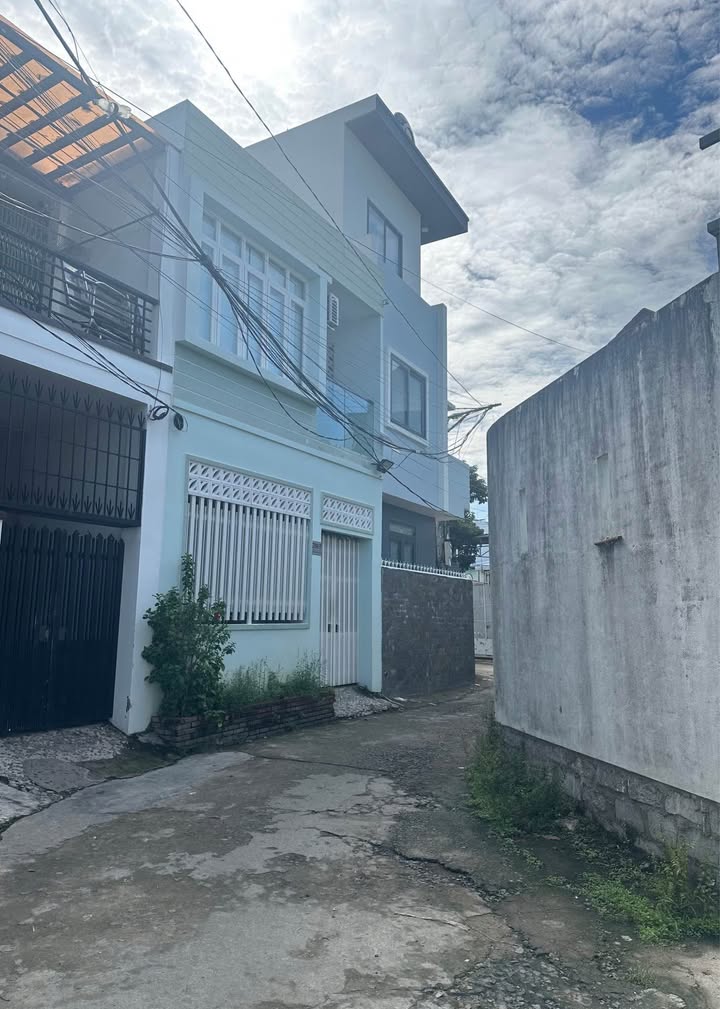 Nhà Ngọc Hội Vĩnh Ngọc 66,7m² giá 3 tỷ - Đường ô tô tận cửa!