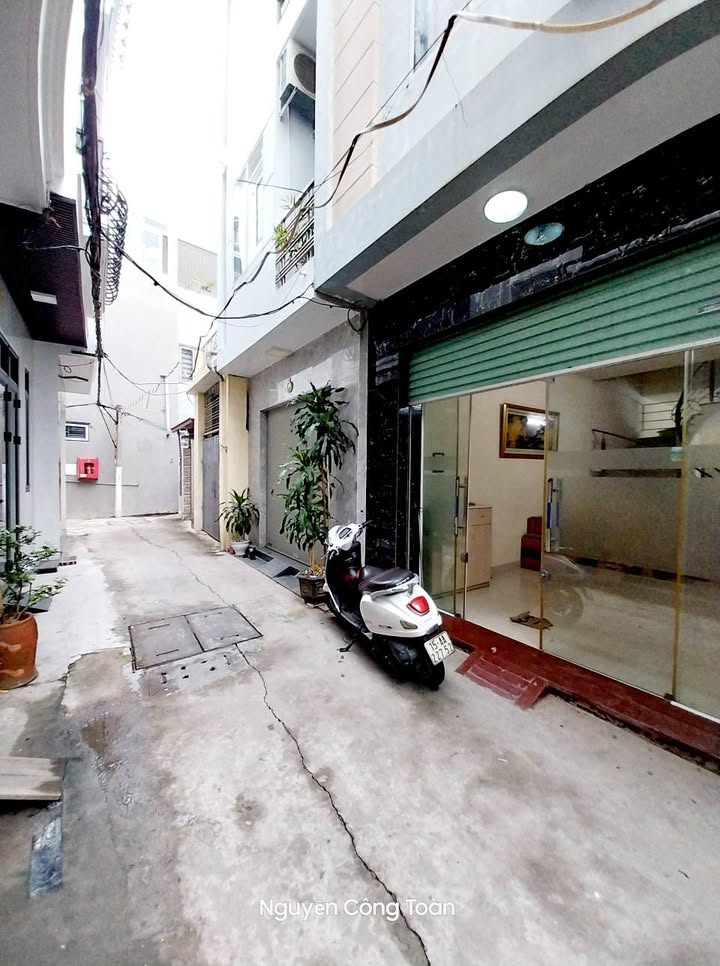 Nhà 3 Tầng Đường Văn Cao 43m² giá 2.6 tỷ - Sẵn sàng vào ở ngay!