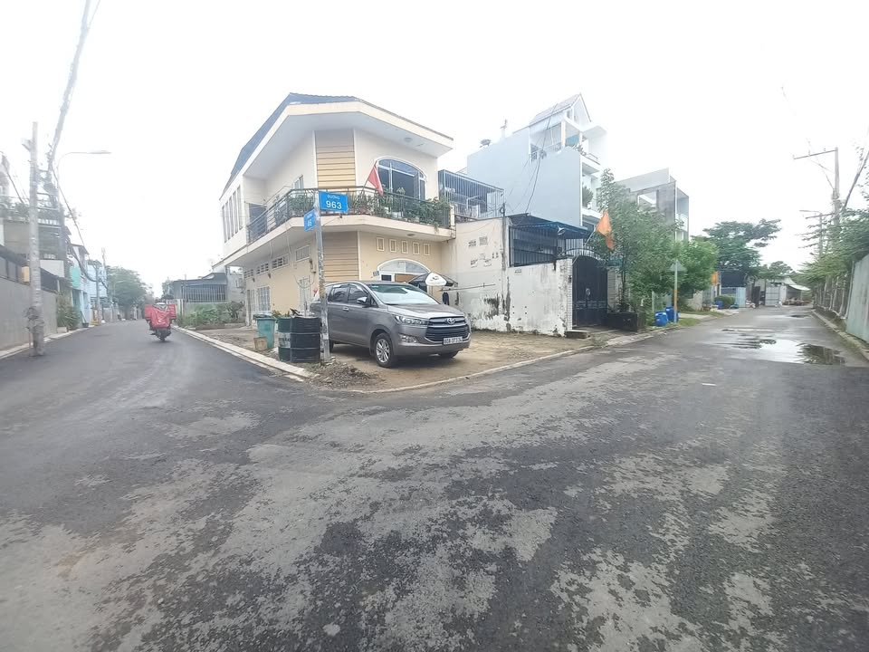 Nhà riêng Phú Hữu Thủ Đức 50m² giá 3.9 tỷ - Tiện di chuyển mọi nơi!