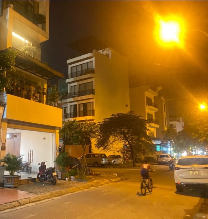 FrontHouse Phúc Lợi 82m² giá thỏa thuận - Kinh doanh đỉnh cao!