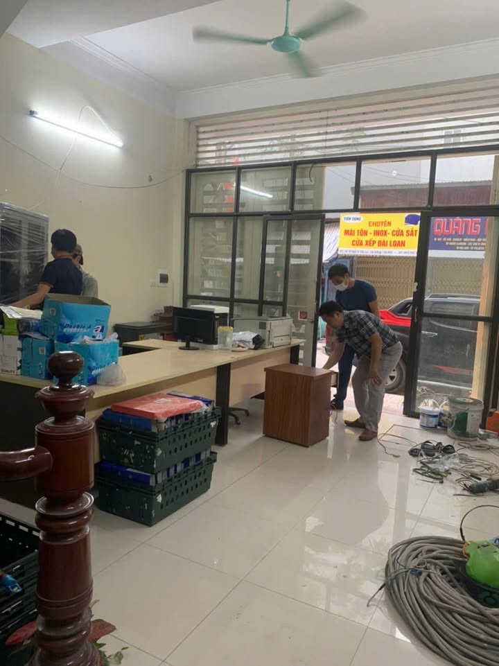 Nhà 3 tầng cho thuê phố Văn La, Hà Đông 50m² giá 15 triệu - Không thể bỏ lỡ!