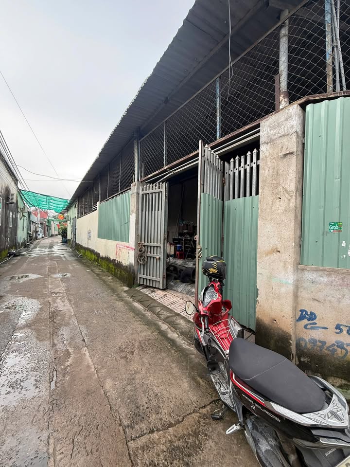 Cho thuê kho xưởng 100m² 2 mặt tiền tại Tân Phong, Biên Hòa - Giá chỉ 3.5 triệu/tháng!